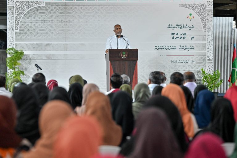 އަތުން ހިފޭ ތަރައްޤީ ހޯދާއިރު، އަތުން ނުހިފޭ ތަރައްޤީއަށްވެސް ސަމާލުކަން ދޭން ޖެހޭ: ރައީސް