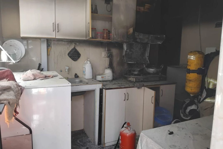 ހ.މެލްބޯން ގޭގައި ރޯވި އަލިފާން އެމްއެނޑީއެފް ފަޔަރ އެންޑް ރެސްކިޔު ސަރވިސްއިން ނިއްވާލައިފި