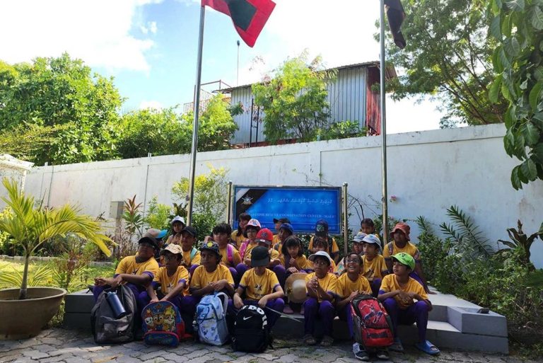 ބިލަބޮންގ ހައި އިންޓަނޭޝަނަލް ސްކޫލުގެ ދަރިވަރުން، އެމްއެންޑީއެފް ކޯސްޓްގާޑުގެ އެމްއާރުސީސީއަށް ޒިޔާރަތްކޮށްފި