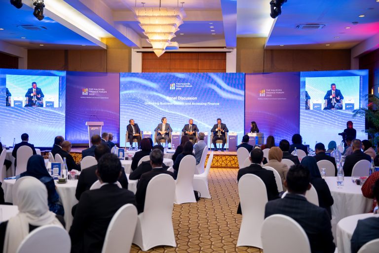 ޕެންޝަން އޮފީހުން އިންތިޒާމުކޮށްގެން ބާއްވާ ”މޯލްޑިވްސް ފައިނޭންސް ފޯރަމް“ ފަށައިފި