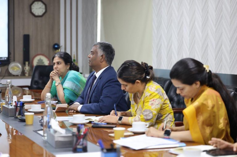 މާލީ ކަންކަމާއި ތަރައްޤީގެ އެއްބާރުލުމާ ބެހޭގޮތުން އިންޑިއާއާއެކު މަޝްވަރާކުރައްވައިފި