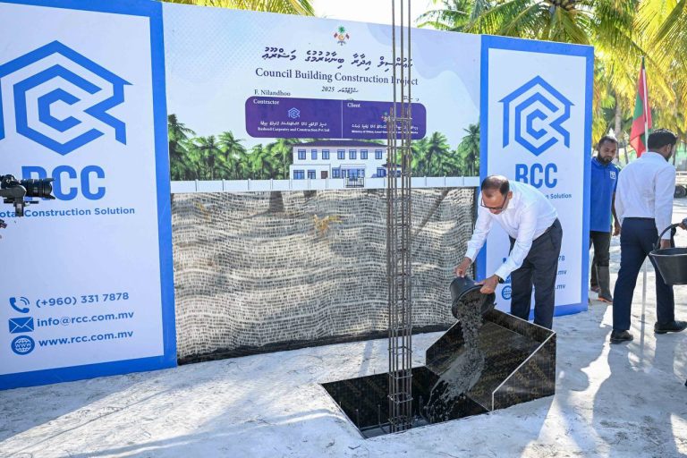 ނިލަންދޫގައި ޢިމާރާތްކުރާ ކައުންސިލް އިދާރާގެ އައު ޢިމާރާތުގެ ޢަމަލީ މަސައްކަތް ފަށައިފި