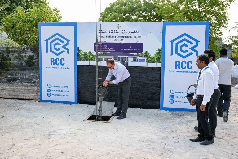 ނާލާފުށީގެ އައު ކައުންސިލް އިދާރާގެ ބިންގާއަޅައިފި