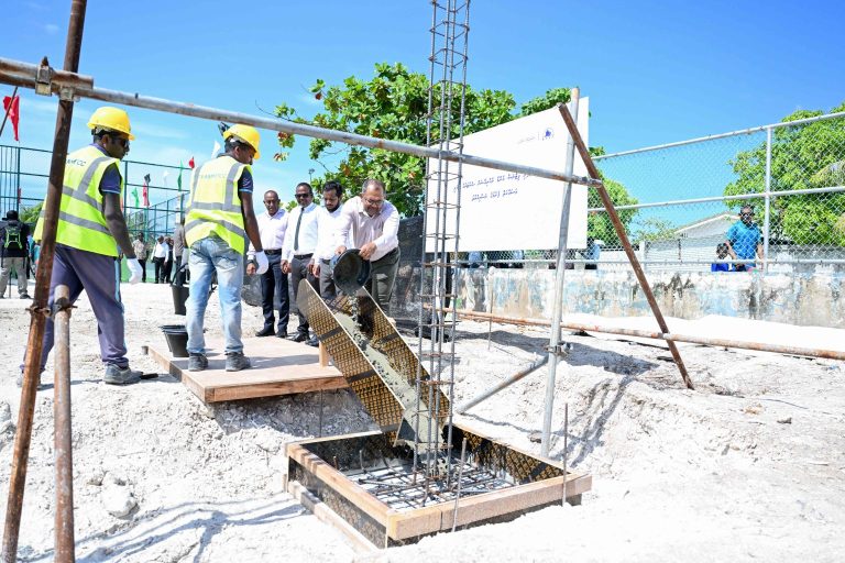 ކޮޅުފުށީ އެފްއާރުސީ ސެންޓަރުގެ ބިންގާއަޅައިފި