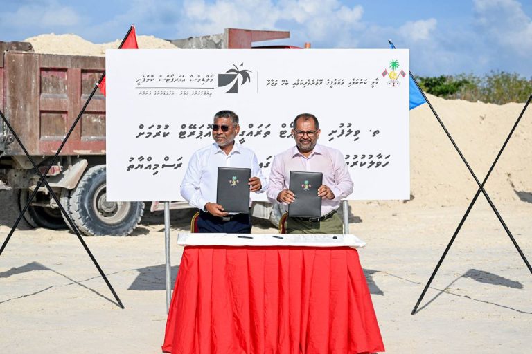 ވިލުފުށީގައި ތަރައްޤީކުރާ އެއަރޕޯޓުގެ ޢަމަލީ މަސައްކަތް ފަށައިފި