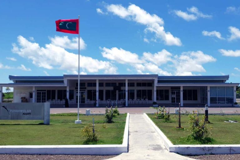 މައްސަލަ ހައްލުކޮށް ފުވައްމުލަކު އެއާޕޯޓު އަލުން އޮޕަރޭޝަނަށް ގެނެސްފި