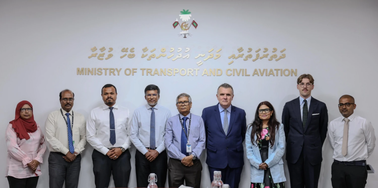 ސްވިޑަންގެ ސަފީރާއި، ޓްރާންޕޯޓް މިނިސްޓްރީގެ އިސްވެރިންނާ ދެމެދު މަޝްވަރާ ބައްދަލުވުމެއް ބާއްވައިފި