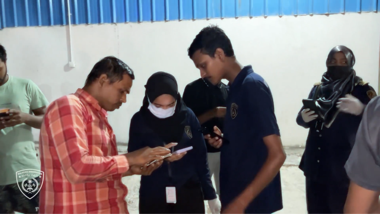 ގަވާއިދާ ހިލާފަށް އުޅެމުންދިއަ 10 ބިދޭސީއަކު އިމިގްރޭޝަންގެ ބެލުމުގެ ދަށަށް ގެންގޮސްފި