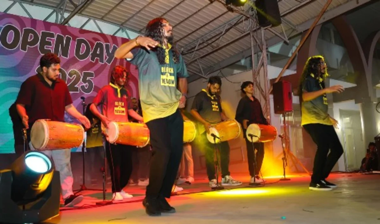 ފަންނުވެރިންގެ ދަފްތަރުގައި ރަޖިސްޓްރީވުމުގެ ފުރުސަތު ހުޅުވާލައިފި