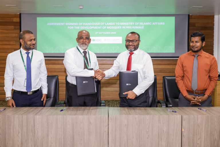 ހުޅުމާލެ ފޭސް ދޭއްގައި ދެ މިސްކިތެއް އެޅުމަށް ބިން ހަވާލުކޮށްފި