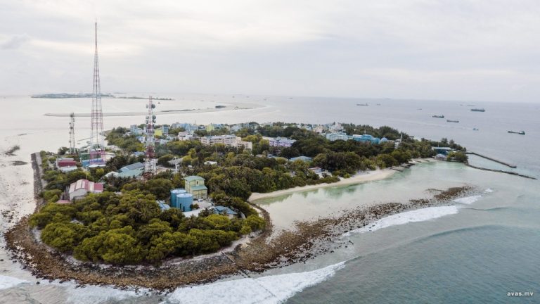 ވިލިމާލޭ ހުޅަނގު ބަނދަރު ސަރަހައްދުގައި ގަވާއިދާ ޚިލާފަށް އަޅާފައިވާ އުޅަނދުފަހަރު ނެގުމަށް އަންގައިފި