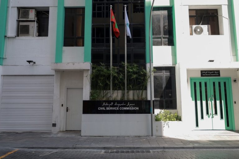 މޫނު ބުރުގާ އެޅޭގޮތަށް ސިވިލް ސަރވިސްގެ ގަވާއިދު އިސްލާޙުކޮށް ގެޒެޓްކޮށްފި