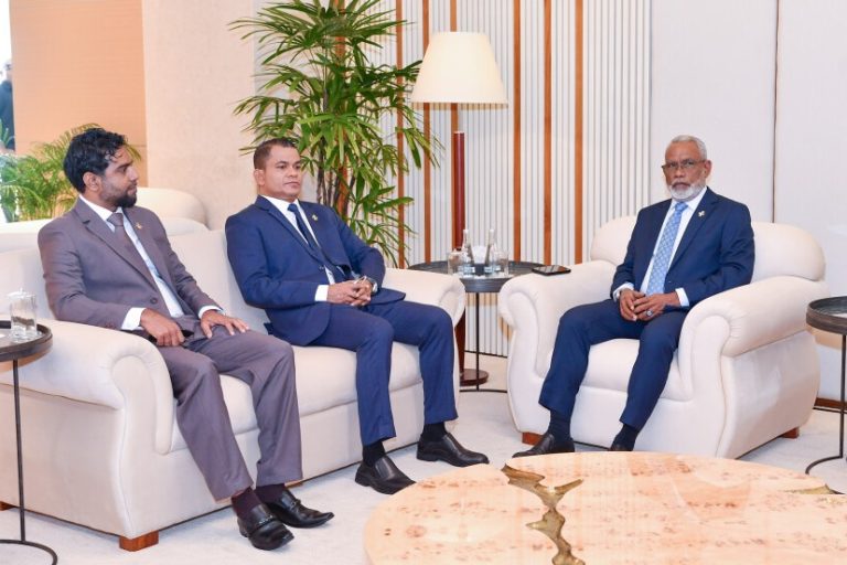 ރަސްމީ ދަތުރުފުޅެއްގައި މަޖިލީހުގެ ރައީސް ޕާކިސްތާނަށް ފުރާވަޑައިގަންނަވައިފި