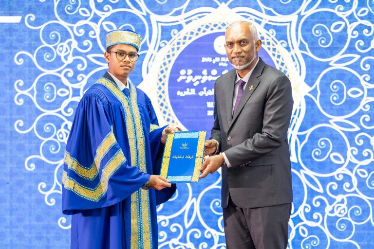 ޤުރުއާން ކިޔެވުމުގެ ޤައުމީ މުބާރާތުގެ ރަން ވަނަތަކަށް އަގުހުރި އިނާމުތަކެއް ދެއްވުމަށް ރައީސް ނިންމަވައިފި