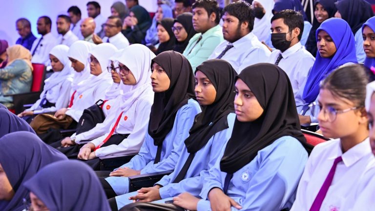 ކޭމްބްރިޖް އައި.ޖީ.ސީ.އެސް.އީ އަދި އެސް.އެސް.ސީ އިމްތިޙާނުގެ ”ލޭޓް އެންޓްރީ“ ހުޅުވާލައިފި