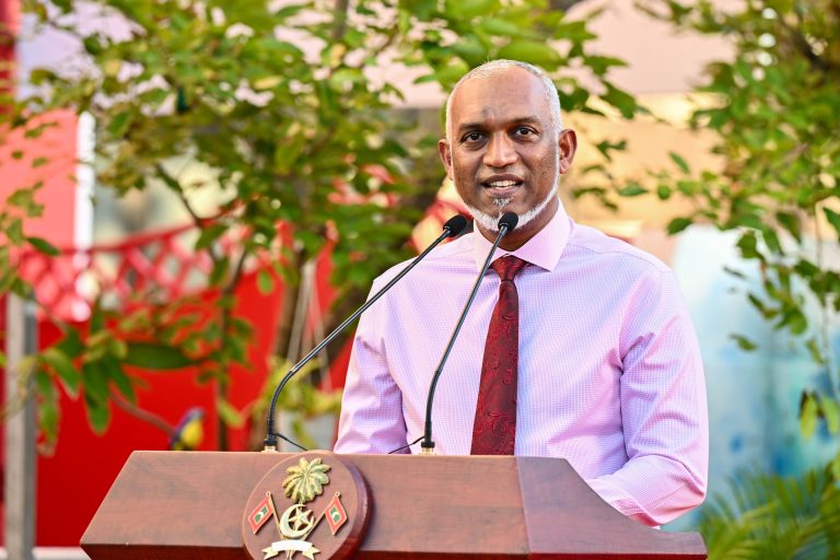 މުދައްރިސުންގެ ބުރަ މަސައްކަތަކީ މާއްދީ އެއްވެސް އެއްޗަކުން އަގުނުކުރެވޭނެ ޚިދުމަތެއް: ރައީސް