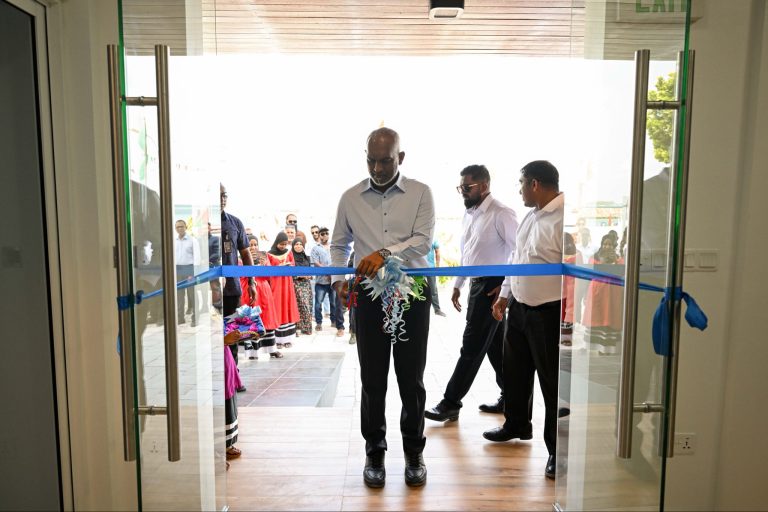 ފެނަކަ ހިންނަވަރު އޮފީސް ރައީސް ހުޅުއްވައިދެއްވައިފި