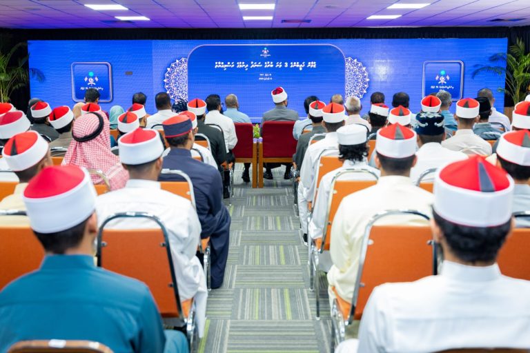 ޒުވާން ޚަޠީބުން ތަމްރީނުކުރުމުގެ 4 ވަނަ ބުރުގައި ބައިވެރިވުމުގެ ފުރުސަތު ހުޅުވާލައިފި