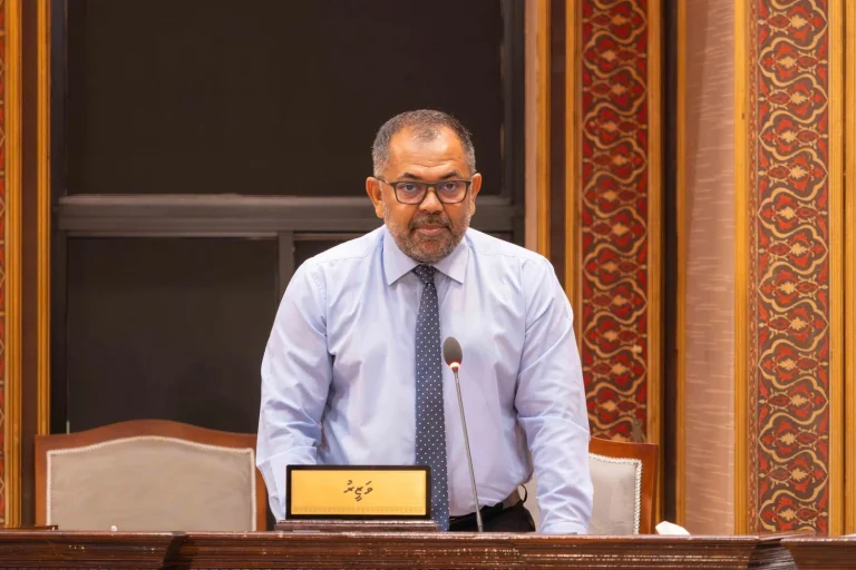 ދައުލަތުގެ ދަރަނި ދެއްކޭނެ ހަރުދަނާ ނިޒާމެއް ގެންގުޅޭނަން: މިނިސްޓަރ ޒަމީރު