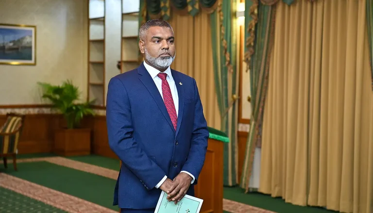 ހައި ކޯޓުގެ ފަނޑިޔާރު ނިޔާޒު ރިޓަޔާކުރައްވައިފި