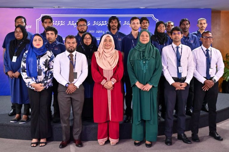 ނުކުޅެދުންތެރިކަން ހުންނަ 30 ފަރާތަކަށް ސްޓެލްކޯ އިން ވަޒީފާ ދީފި