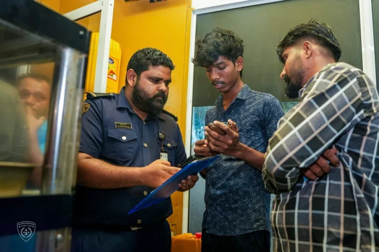 އަނެއްކާ އިތުރު 3 ބިދޭސީއަކަށް ނޯޓިސް ދީފި