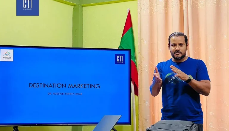 ކުޑަކުދިންނަށް ޖިންސީ ގޯނާގެ ތުހުމަތުކުރެވޭ ސަނީ އުމަރު އެއާޕޯޓުން ހައްޔަރުކޮށްފި