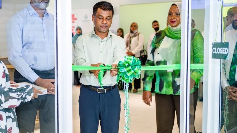 ކުޅުދުއްފުށީ ހޮސްޕިޓަލްގައި އައިނު ފިހާރައެއް ހުޅުވައިފި