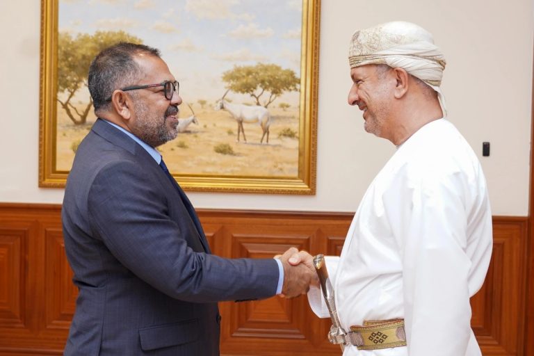 ހަކަތައާއި އިޤްތިޞާދީ ދާއިރާތަކުން ގުޅުން ބަދަހިކުރުމަށް އޮމާނުގެ މާލީ ވަޒީރާ މަޝްވަރާކޮށްފި