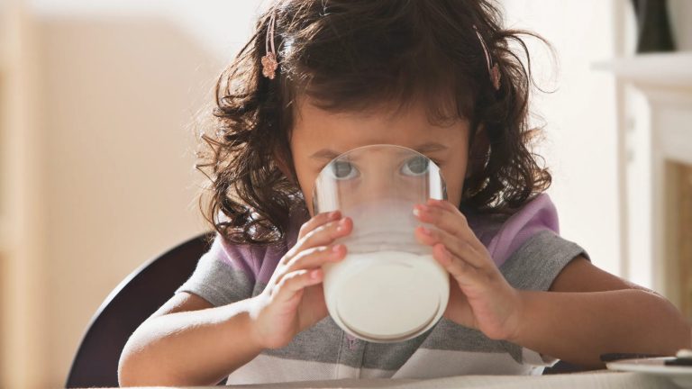 ކުދިންނަށް ކިރު ޕެކެޓު ދެނީތަ؟