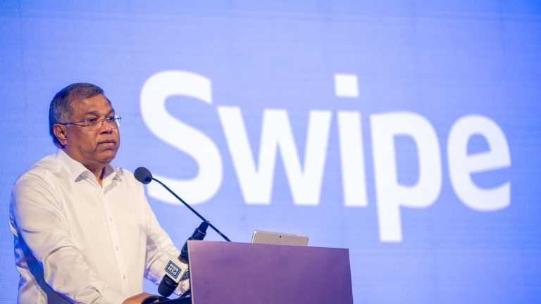 ބޭންކް އޮފް މޯލްޑިވްސް (ބީއެމްއެލް)ގެ ސީއީއޯ އަދި މެނޭޖިން ޑިރެކްޓަރު މުޙައްމަދު ޝަރީފް