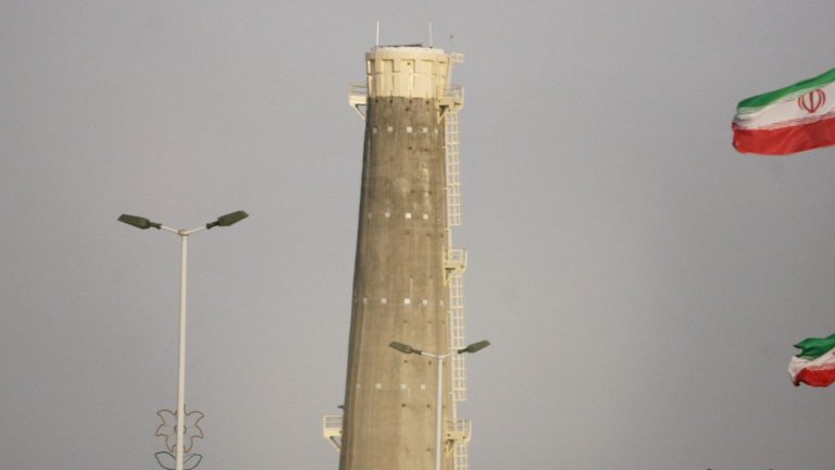 އީރާނު ހަނގުރާމައަށް މަހެއް: ނިއުކްލިއާ މަރުކަޒުތަކަށް ހަމަލާދީފި