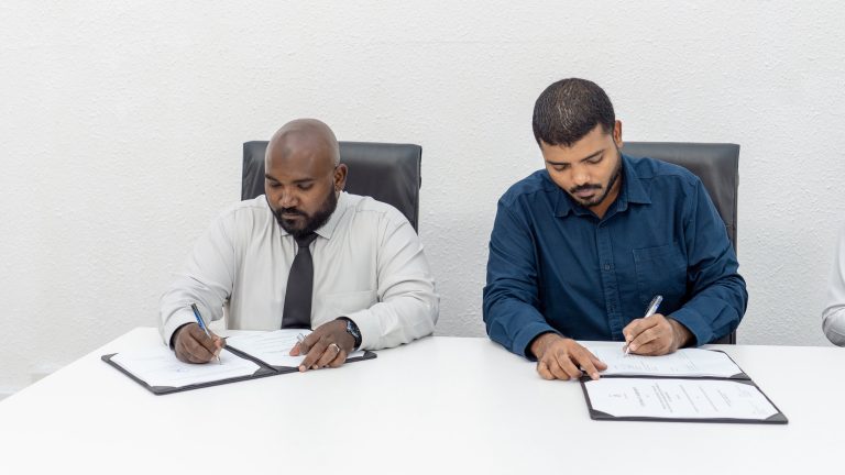 ހޯރަފުށީ މަގުތައް ތަރައްޤީކުރުމުގެ މަޝްރޫޢުގެ ފޭސް 3 ގެ މަސައްކަތް އެމްޓީސީސީ އަށް