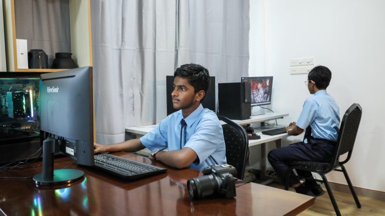 ބީއެމްއެލްގެ އެހީގައި ދ. އަތޮޅު ތައުލީމީ މަރުކަޒުގައި މަލްޓިމީޑިއާ ސްޓޫޑިއޯއެއް ގާއިމްކޮށްފި