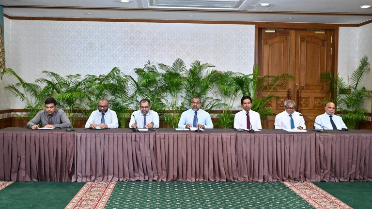 ހަނގުރާމާ މެދުކެނޑި ނަމަވެސް، ވަޒީރުންގެ ކޮމިޓީގެ މަސައްކަތް ހުއްޓާނުލައި ކުރިއަށްދާނެ ވަޒީރުންގެ ޚާއްޞަ ކޮމިޓީއިން