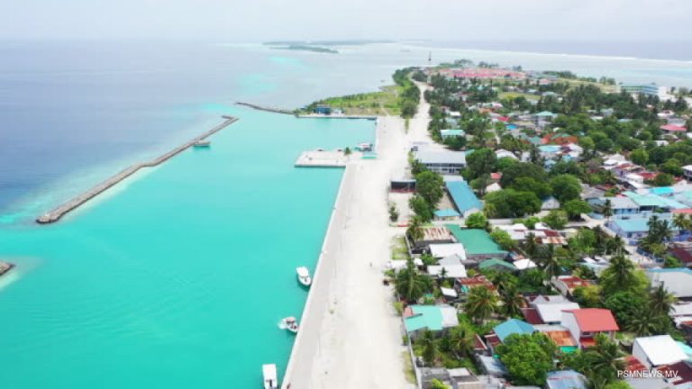 ގައްދޫގައި ދަރިވަރަކު ޓީޗަރަކަށް ހަމަލާދީ ޒަހަމްކޮށްލައިފި ގައްދޫ