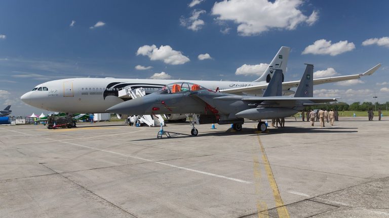 ޕާކިސްތާނުގެ ހަނގުރާމަމަތީ ބޯޓުތައް ސައުދީ އަރަބިއްޔާއަށް ފޮނުވައިފި ޕާކިސްތާނުގެ ހަނގުރާމަމަތީ ބޯޓުތައް ސައުދީ އަރަބިއްޔާގައި