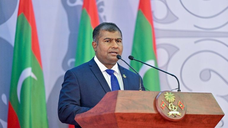 ރައީސް އޮފީހުގެ މުޝީރަކަށް އާދަމް ނަސީރު ކުރީގެ ދިވެހިބަހާއި ސަގާފަތާ ބެހޭ މިނިސްޓަރު އާދަމް ނަސީރު އިބްރާހީމް