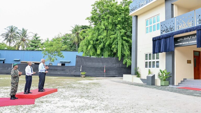 އެމްއާރުސީސީގެ އައު އިމާރާތާއެކު ކަނޑުމަތީގެ ސަލާމަތީ ޚިދުމަތްތައް އިތުރަށް ހަރުދަނާވެގެންދާނެ: ހިލްމީ މެރިޓައިމް ރެސްކިޔު ކޯޑިނޭޝަން ސެންޓަރުގެ އައު އިމާރާތް ހުޅުވުމުގެ ރަސްމިއްޔާތު ފޮޓޯ