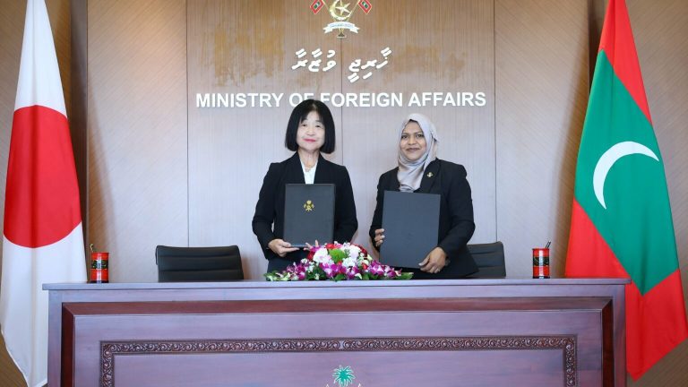 ޖަޕާނުގެ ޖޭޑީއެސް ސްކޮލަޝިޕަށް 1 މިލިއަން ޑޮލަރުގެ ހިލޭ އެހީއެއް ދީފި
