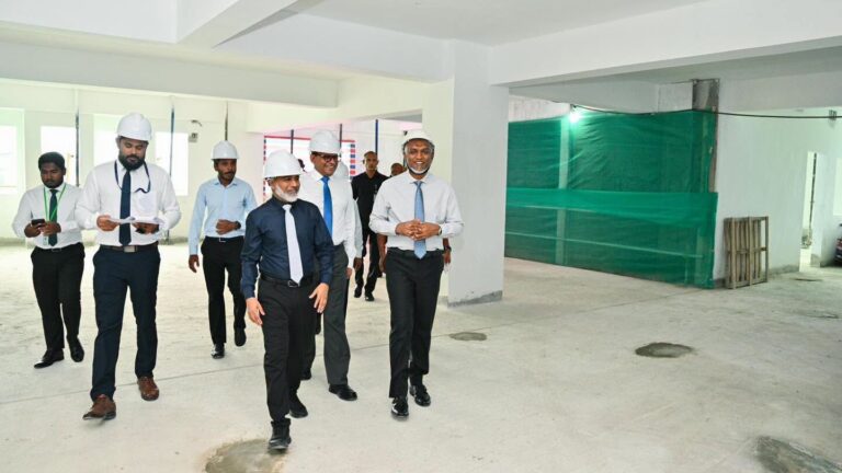 އަރަބިއްޔާ ސްކޫލުގެ އާ އިމާރާތުގެ މަސައްކަތް ރައީސް މުއިއްޒު ބައްލަވާލައްވައިފި އަރަބިއްޔާ ސްކޫލުގެ އާ އިމާރާތުގެ މަސައްކަތް ރައީސް މުއިއްޒު ބެއްލެވުން