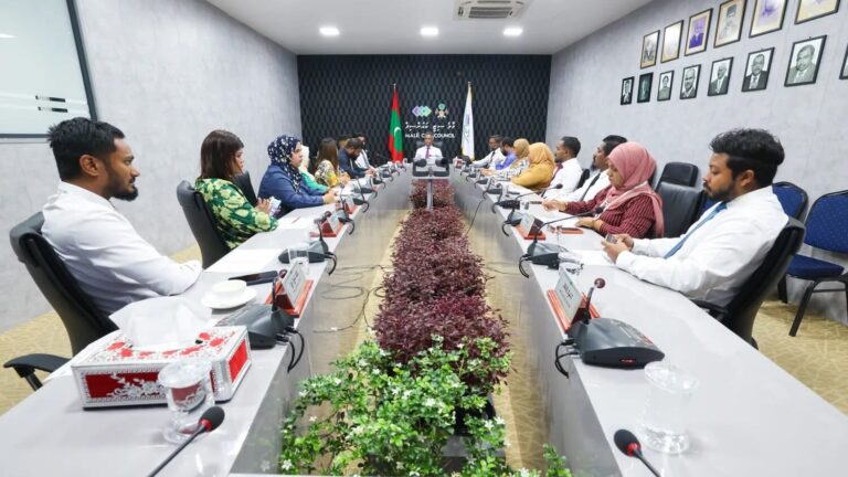 މަސް މާރުކޭޓު ތަރައްގީކޮށް ނިމުމުން ކައުންސިލާ ހަވާލުކުރާ ގޮތަށް ފިޝަރީޒް މިނިސްޓްރީއާއި ހަވާލުކުރަން ފާސްކޮށްފި މާލޭ ސިޓީ ކައުންސިލްގެ ބައްދަލުވުމުގެ ތެރެއިން