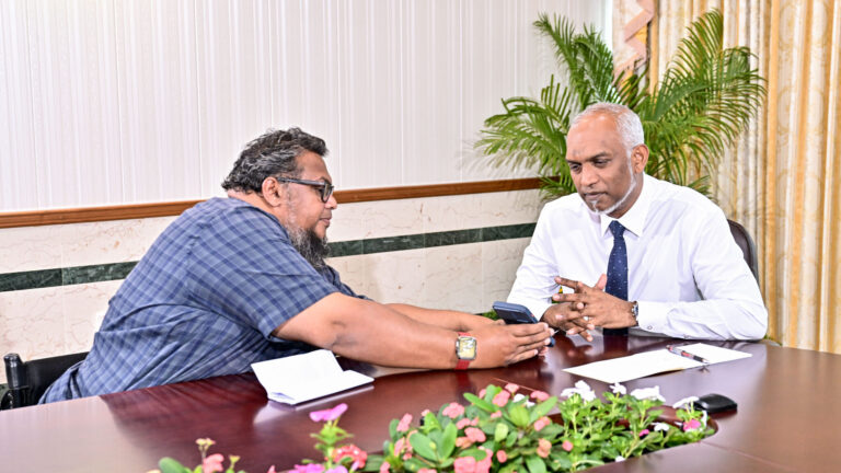 ފުރޮޅުލީ ގޮނޑީގައި މިސްކިތަށް ވަންނަން އުޅުނު މީހަކަށް ހުރަސްއެޅި މައްސަލަ ވީޑިއޯ ހެއްކާއެކު ރައީސަށް ހުށަހަޅައިފި