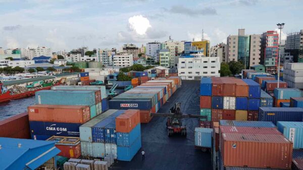 ވިޔަފާރި ބަނދަރުގައި ގިނަ ދުވަސްވެފައިވާ މުދާތަކެއް ނީލަމުގައި ވިއްކާލަނީ