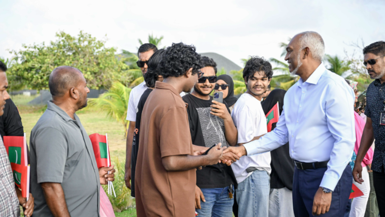 މަޖިލީސް ޗުއްޓީގައި “ޒުވާނުންގެ ޕާލަމަންޓް” ހިންގުމުގެ ވިސްނުންފުޅު ރައީސް މުޢިއްޒު ހާމަކުރައްވައިފި