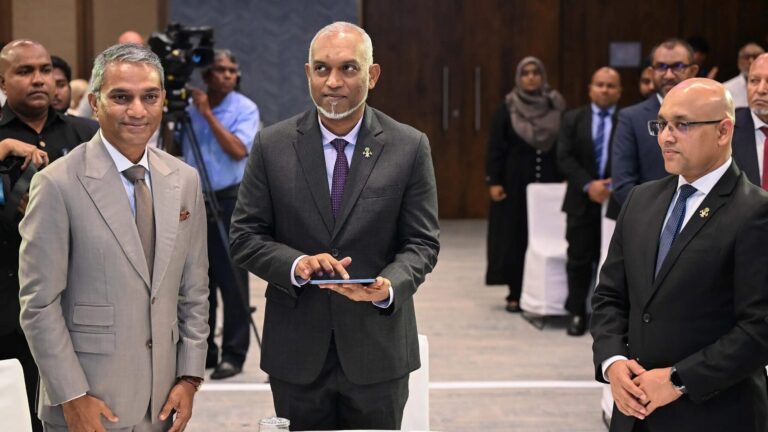 މޯލްޑިވްސް ޕްރިމިއާ ބޭންކް ރަސްމީކޮށް އިފްތިތާހުކޮށްފި މޯލްޑިވްސް ޕްރިމިއާ ބޭންކް