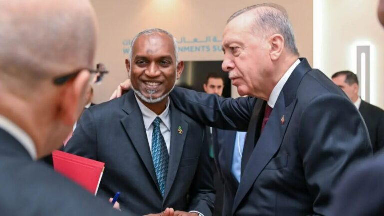 ރައީސް މުއިއްޒު ތުރުކީގެ ރައީސާ އާއެކު--