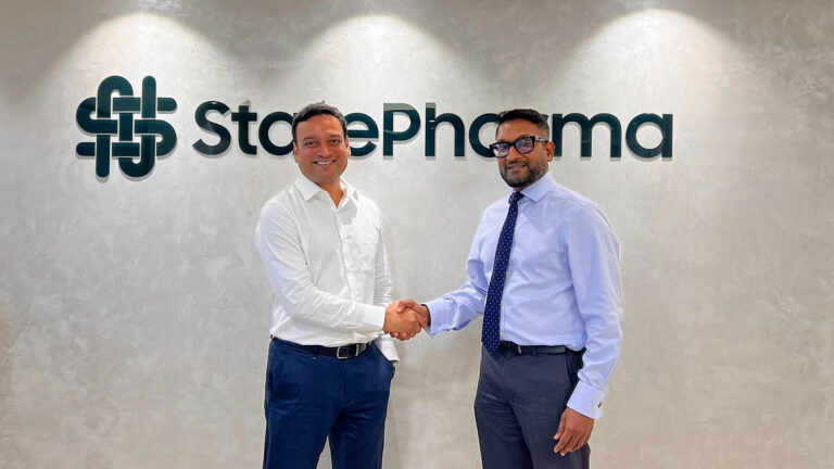 ރާއްޖެއަށް ފަސޭހައިން ބޭސް ލިބޭނެ ގޮތް ހެދުމަށް ސްޓޭޓްފާމާއިން އެސްޓްރާޒެނެކާއެކު މަސައްކަތް ފަށައިފި ސްޓޭޓް ފާމާގެ އެމްޑީ ޝާހް މާަހިރު އެސްޓްރަޒެނެކާގެ މަންދޫބަކާއެކު
