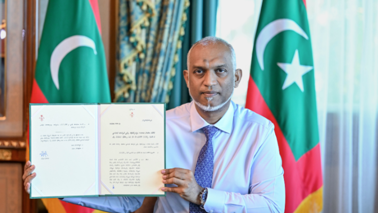 ލާމަރުކަޒީ ޤާނޫނަށް 19 ވަނަ އިޞްލާޙު ގެނައުމުގެ ބިލު ރައީސް ތަޞްދީޤުކުރައްވައިފި